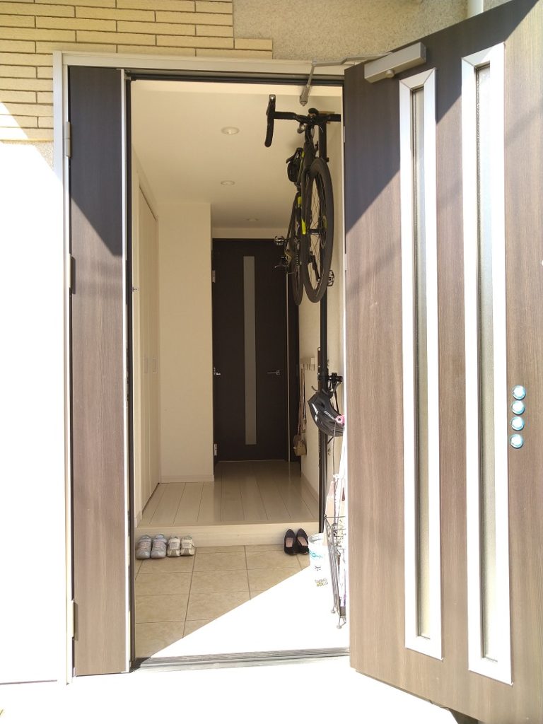 狭い玄関にロードバイクは収納可能か 整理収納アドバイザーあらいゆきこ